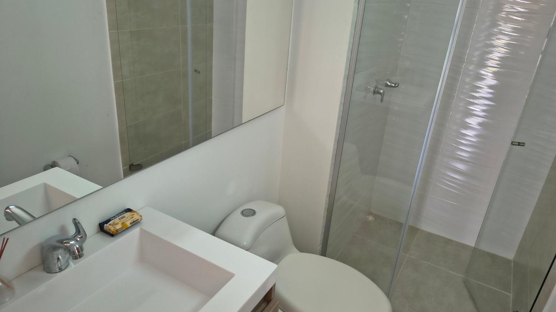 Elegante Y Moderno En Serena Del Mar Apartamento