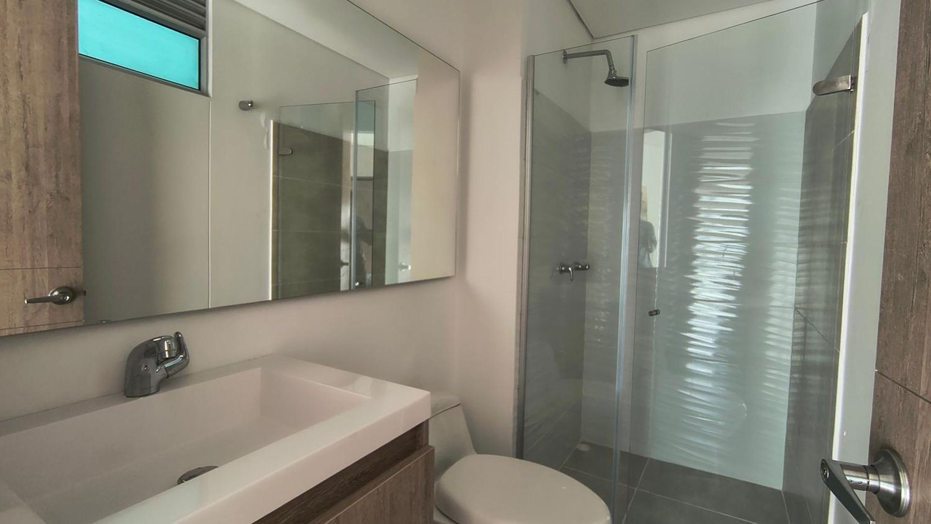 Elegante Y Moderno En Serena Del Mar Apartamento *