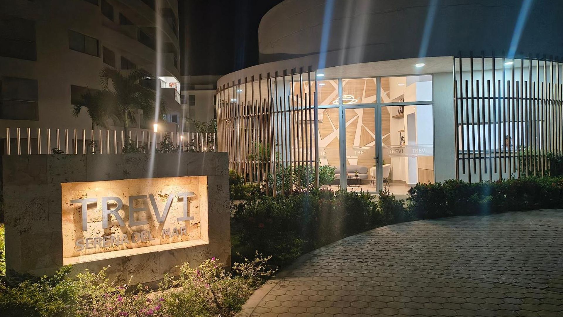 Elegante Y Moderno En Serena Del Mar Apartamento